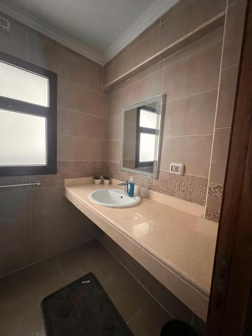 Apartment Privado 3bds By Manazil - First Use *